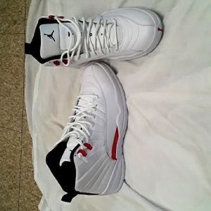 11.5 Air Jordan 12 wore once no box $325 retail